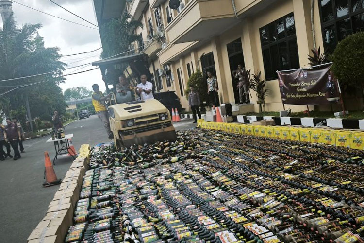 Polda Banten Musnahkan 12 Kg Narkotika dan 8 Ribu Botol Miras