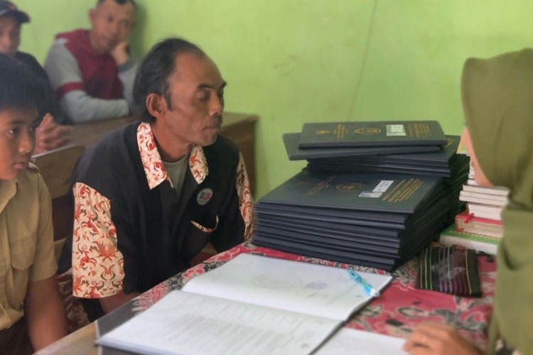 Gerakan Ayah Ambil Rapor, Cara SMPN 1 Nawangan Pacitan Tingkatkan  Peran Orang Tua