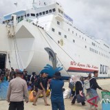 1.275 Penumpang Nataru Diangkut KM Dharma Kencana V dari Pelabuhan Donggala