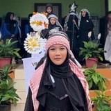 Fashion Show Arabian Style Warnai Class Meeting SMPN 1 Nawangan Pacitan