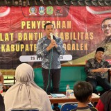 Wakil Ketua DPRD Jatim Salurkan 78 Alat Bantu Disabilitas di Trenggalek