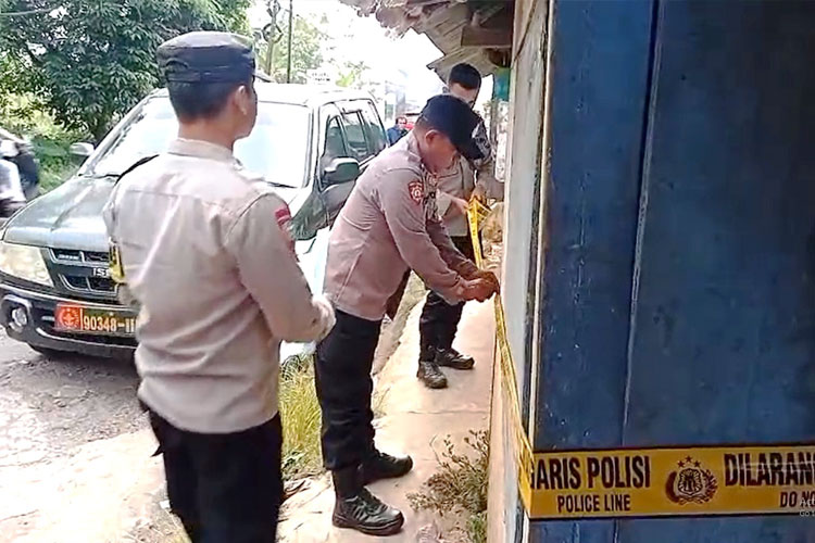 Resahkan Warga, Warung Miras Oplosan di Mande Cianjur Akhirnya Dipasang Garis Polisi