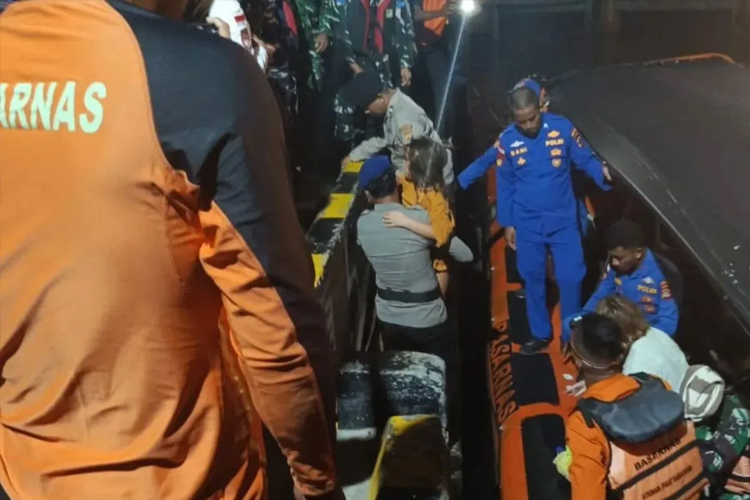 Empat Warga Spanyol Masih Dicari Usai Kapal Wisata Tenggelam di Perairan Pulau Padar