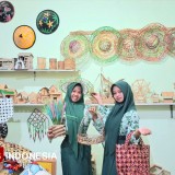 Olah Sampah Plastik jadi Tas, Cara Siswa SMPN 2 Kebonagung Pacitan Kembangkan Kepedulian Lingkungan