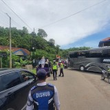 Antrean 3 Km Sambut Liburan, Pantai Drini Gunungkidul Dipadati Wisatawan