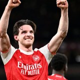 Arsenal Bertahan di Puncak, City dan Aston Villa Terus Menekan