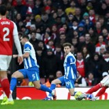 Drama Gol Bunuh Diri Bantu Arsenal Atasi Brighton, The Gunners Kembali Pimpin Klasemen