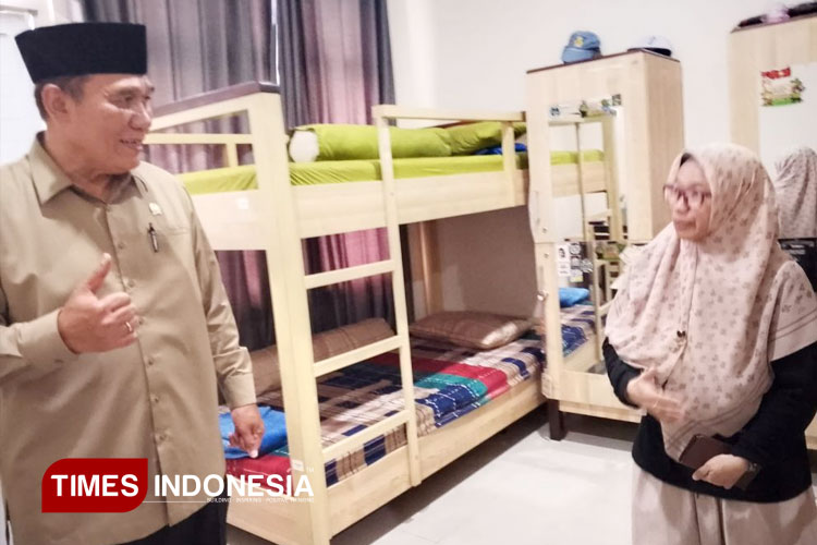 BHS Apresiasi SRMA 21 Unesa dan Berikan Bantuan Fasilitas Siswa