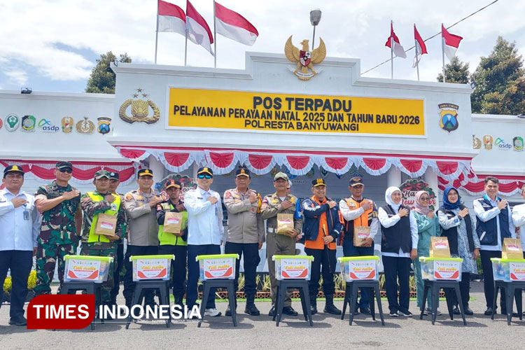 Momen Libur Nataru, Kapolda Jatim Pantau Lintas Jawa-Bali di Pelabuhan ASDP Ketapang Banyuwangi