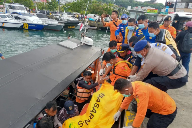 Polda NTT Ungkap Identitas Korban Kapal Tenggelam di Perairan Labuan Bajo