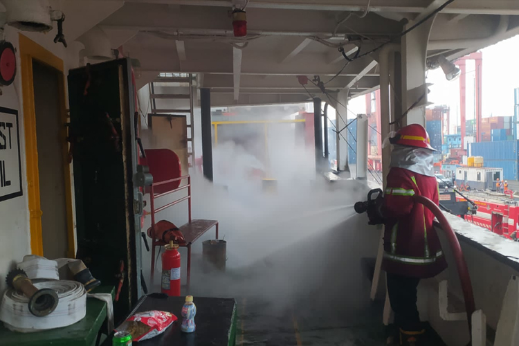 Kapal Kontainer Verizon Surabaya Terbakar, Api Padam Setelah 4 Jam