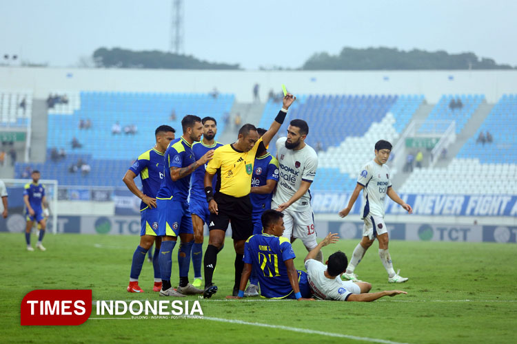 Kado Pahit Akhir Tahun, Arema FC Ditaklukkan Persita