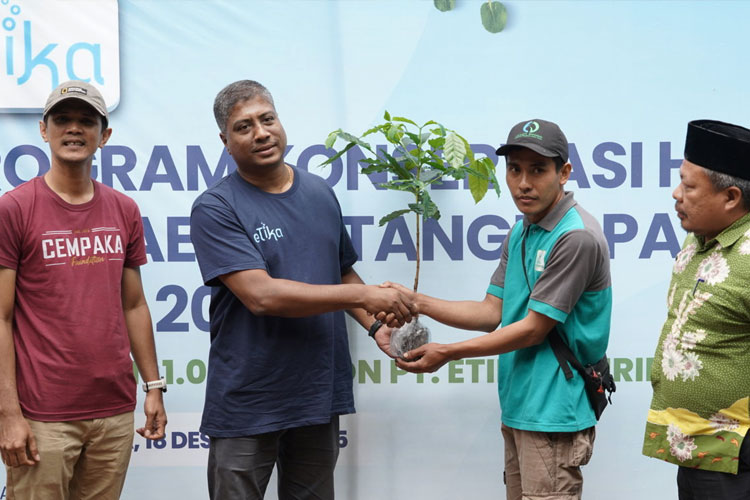 PT Etika Dairies Rehabilitasi Lahan Kritis di Lereng Arjuno-Welirang, Libatkan Petani Hutan