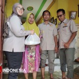 PKDI Lamongan Salurkan Bansos untuk Korban Banjir di Deket