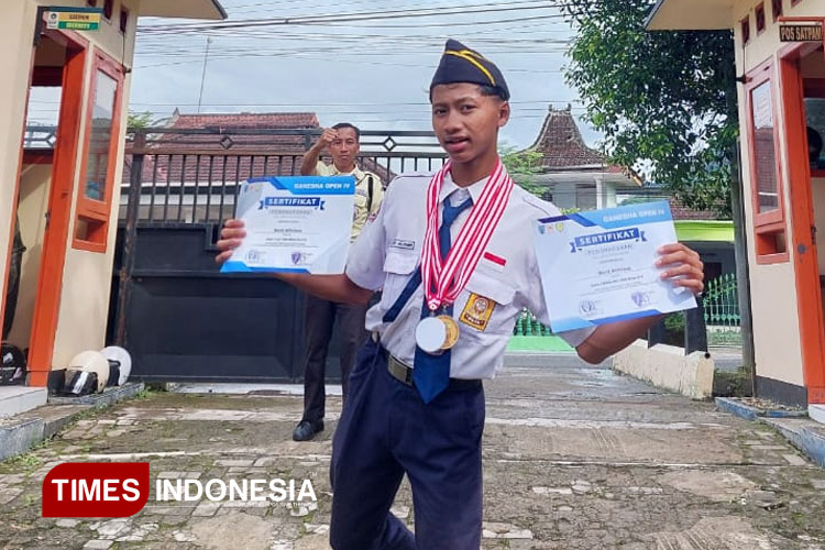 Borong Dua Emas Atletik di Salatiga, Siswa SMPN 4 Pacitan Harumkan Nama Daerah
