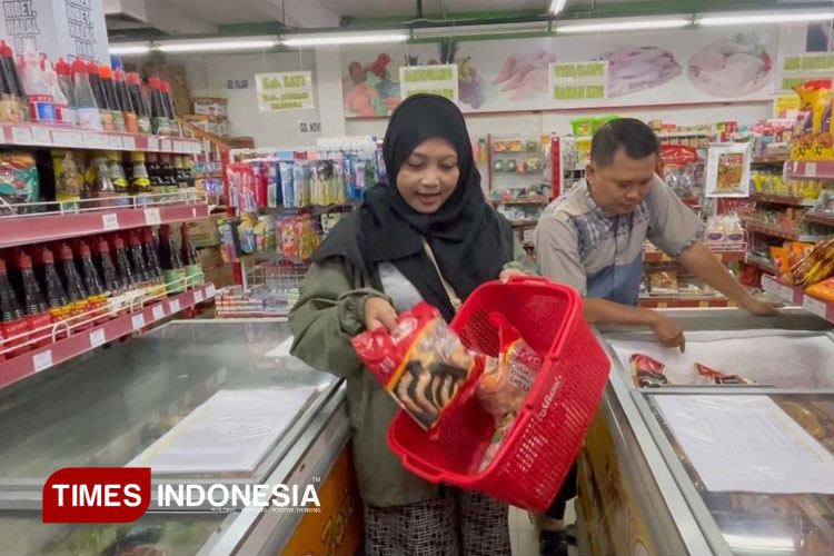 Tradisi Bakar-Bakaran Akhir Tahun Dongkrak Penjualan Frozen Food di Jombang