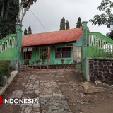 Gerbang SMPN 3 Tegalombo Pacitan Tak Dibuka di Jam Pulang Sebelum Sekolah Bersih