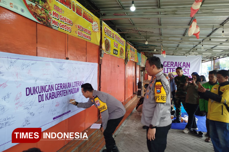 Roadshow-Gerakan-Literasi-Madiun-2.jpg