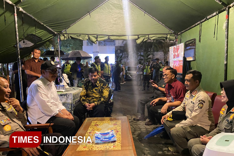 Wali Kota Yogyakarta Turun Langsung Pantau Pos Terpadu Nataru Hingga Tengah Malam