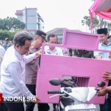 Mlijo Cinta, Pemkab Jember Bagikan Ribuan Gerobak Dagangan ke Masyarakat