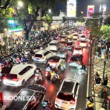 Kayutangan Kota Malang Padat Wisatawan di Puncak Malam Tahun Baru 2025/2026