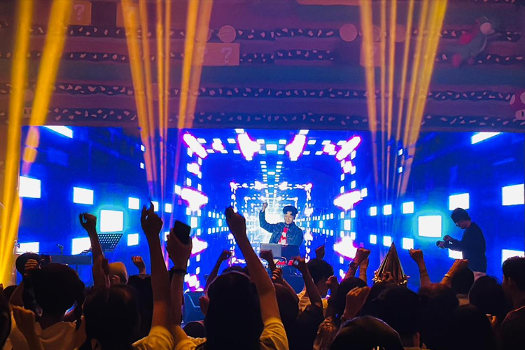 Keseruan Malam Pergantian Tahun di Mercure Surabaya Grand Mirama, Kumpul Bareng Keluarga Hingga Bermain Game Interaktif