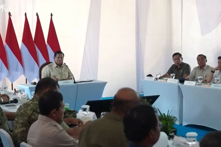 Rapat dengan Presiden Prabowo: Bupati Aceh Tamiang Paparkan Progres Air Bersih