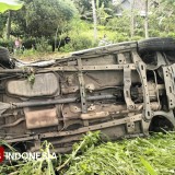 Pulang Liburan, Minibus Terguling di Jember, Tiga Penumpang Tewas