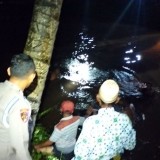 Malam Tahun Baru, Polisi Evakuasi Mayat Berambut Pirang Terapung di Sungai Molek Kromengan