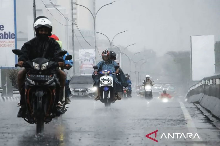 BMKG Prakirakan Hujan Berpotensi Guyur Sebagian Besar Wilayah Indonesia