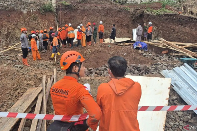 Longsor Konstruksi di Jatinangor Sumedang, Tiga Pekerja Tewas dan Tiga Masih Dicari