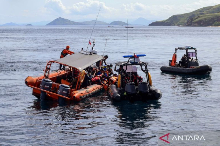 Tim SAR Temukan Jenazah Pelatih Valencia FC, Korban Kapal Tenggelam di Labuan Bajo