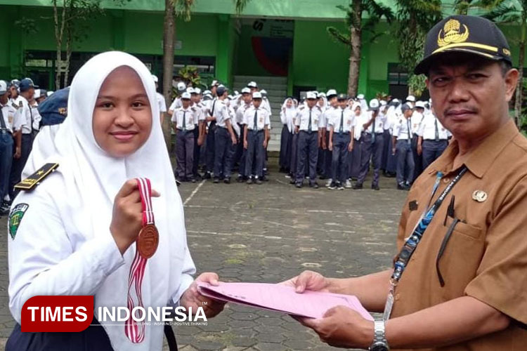 Penembak Muda SMPN 1 Punung Pacitan Raih Perunggu di Kejuaraan Provinsi