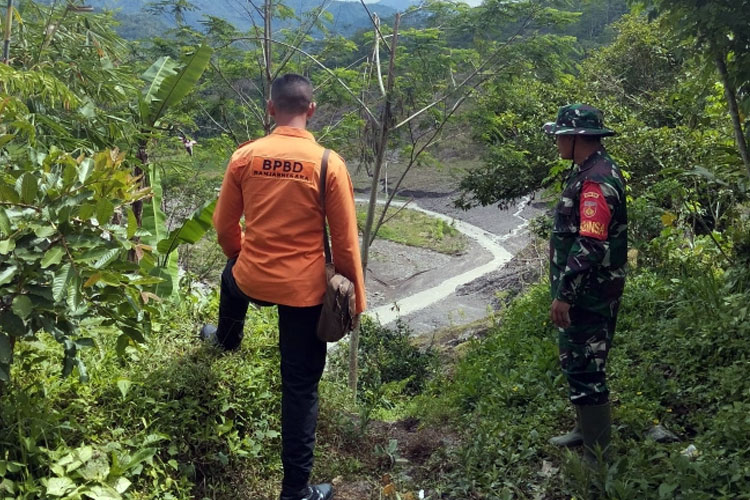 Bencana Tanah Bergerak Kembali Terjadi,  25 Warga Karangnangka Pagentan Banjarnegara Diungsikan
