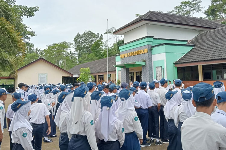 SMPN-2-Ngadirojo-Pacitan-b.jpg