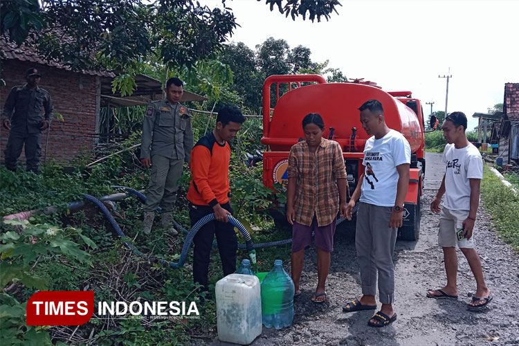PBD Bondowoso Suplai Air Bersih untuk 420 KK Terdampak Longsor di Desa Klekean