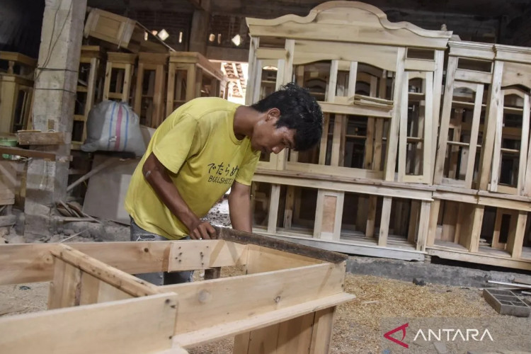 Insentif Baru: Gaji di Bawah Rp10 Juta di Sektor Alas Kaki hingga Pariwisata Bebas PPh 21