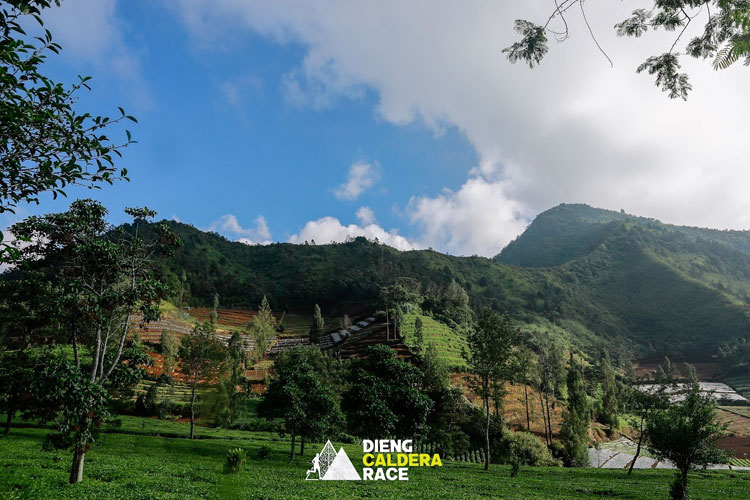 Dieng-Caldera-Race-a.jpg