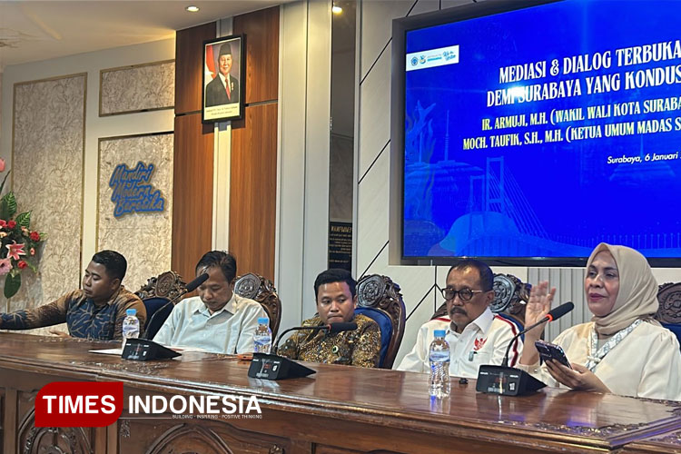 Mediasi-dan-dialog-terbuka-antara-Wawali-Surabaya.jpg