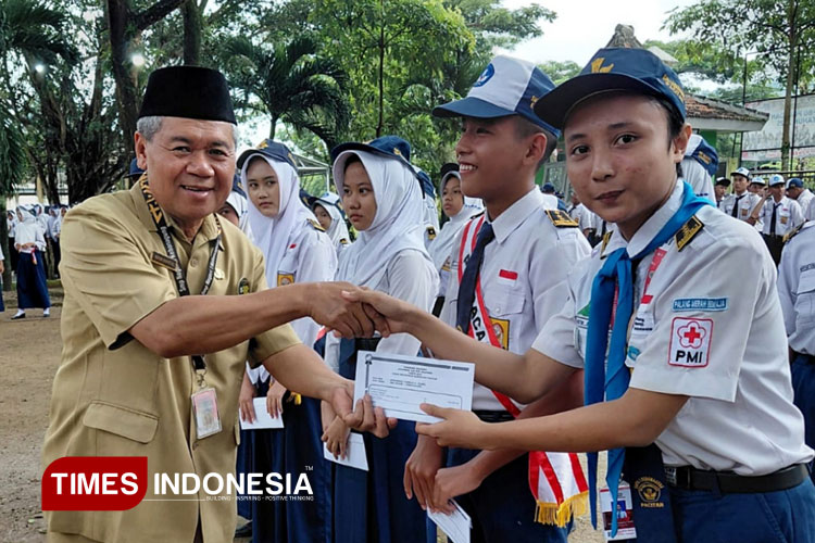 Semester Genap Dimulai, SMPN 1 Kebonagung Pacitan Panen Prestasi dan Penghargaan
