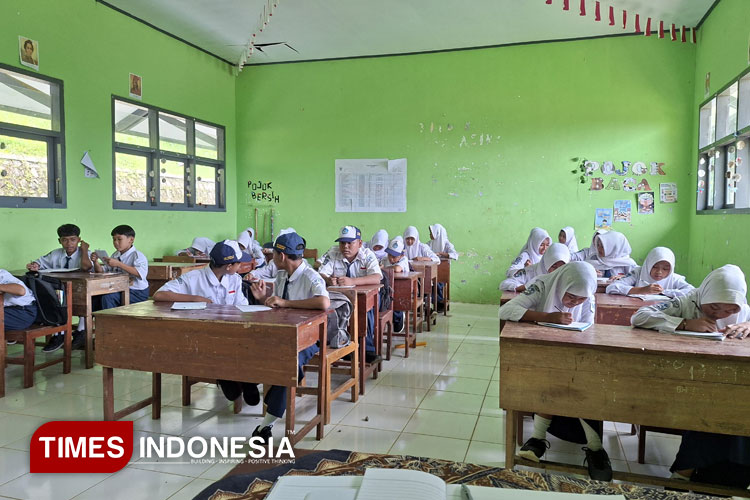 Awali Semester Genap, SMPN 4 Nawangan Pacitan Pilih Pendekatan Emosional