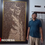 Dari Limbah Batok Kelapa Jadi Lukisan Jutaan Rupiah