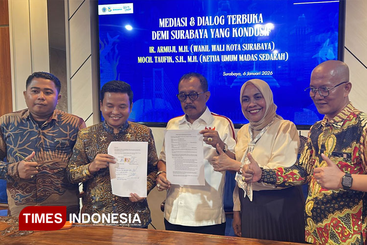 Unitomo Fasilitasi Rekonsiliasi Perdamaian Armuji dan Madas Sedarah