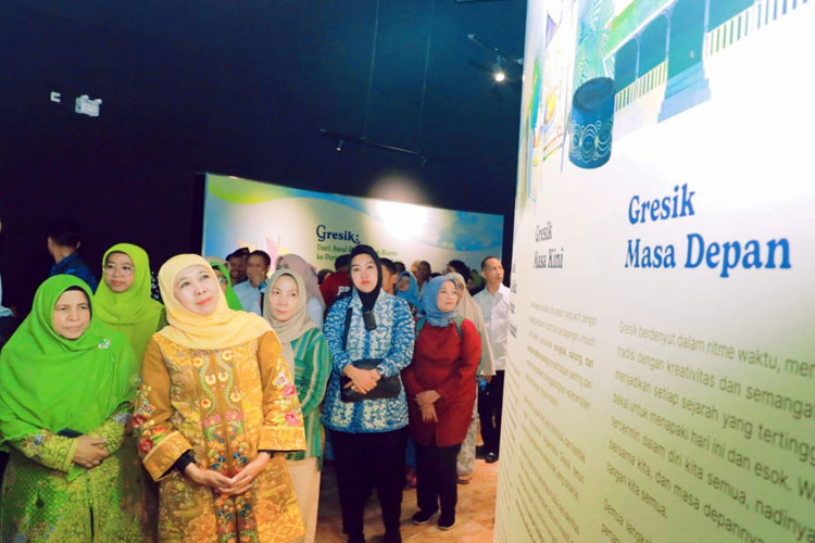 Khofifah Dorong Budaya Literasi Digital Lewat Gresik Universal Science