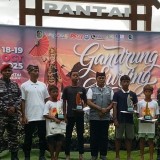 Anak Nelayan Sabet Juara Nasional Surfing, Harumkan Nama SMPN 3 Pacitan