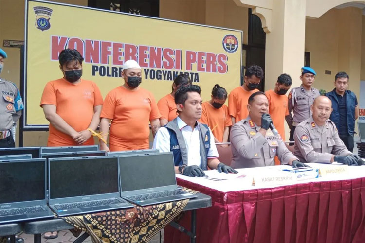 Polisi Bongkar Sindikat Love Scamming Internasional di Sleman, Incar Warga AS hingga Australia