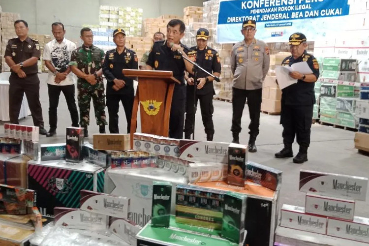 Bea Cukai Sita 160 Juta Batang Rokok Ilegal Senilai Rp399 Miliar di Pekanbaru