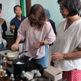 Mengubah Sampah Plastik dan Minyak Jelantah Menjadi Barang Bernilai di Fapet UGM