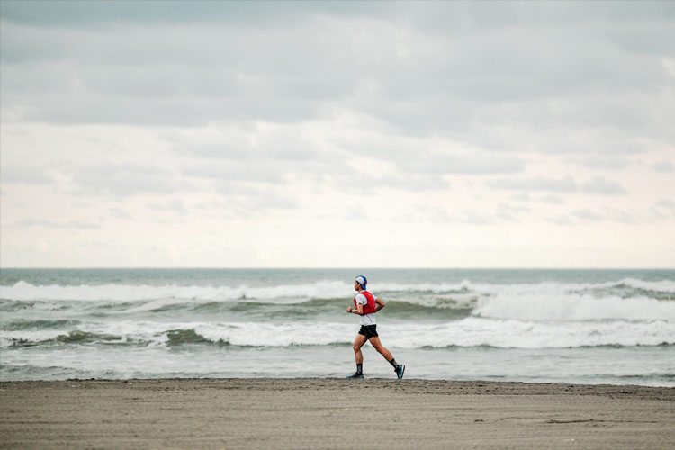 Satu Dekade CTC Night Trail Ultra: 5.600 Pelari Tantang Jalur Ikonik Pantai to Pantai