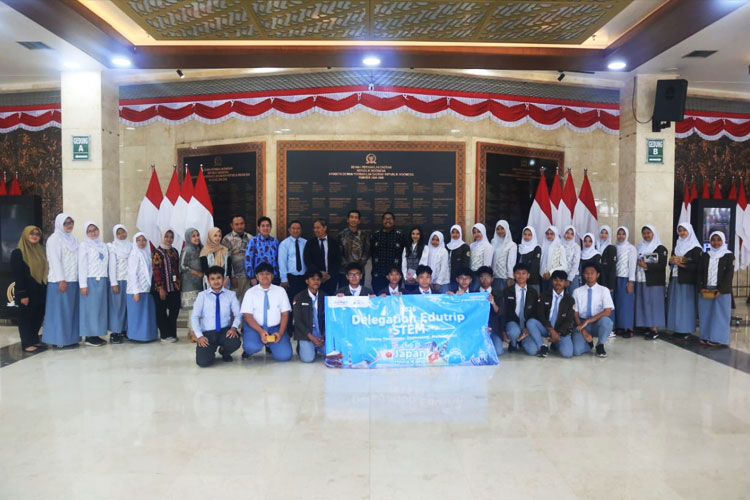 DPD RI dan Kemlu Lepas Delegasi Pelajar Indonesia untuk Misi Edukasi STEM ke Jepang